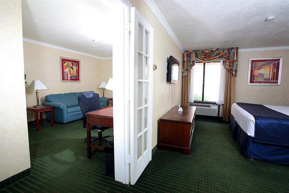 Best Western Airport Albuquerque Innsuites Hotel & Suites Dış mekan fotoğraf